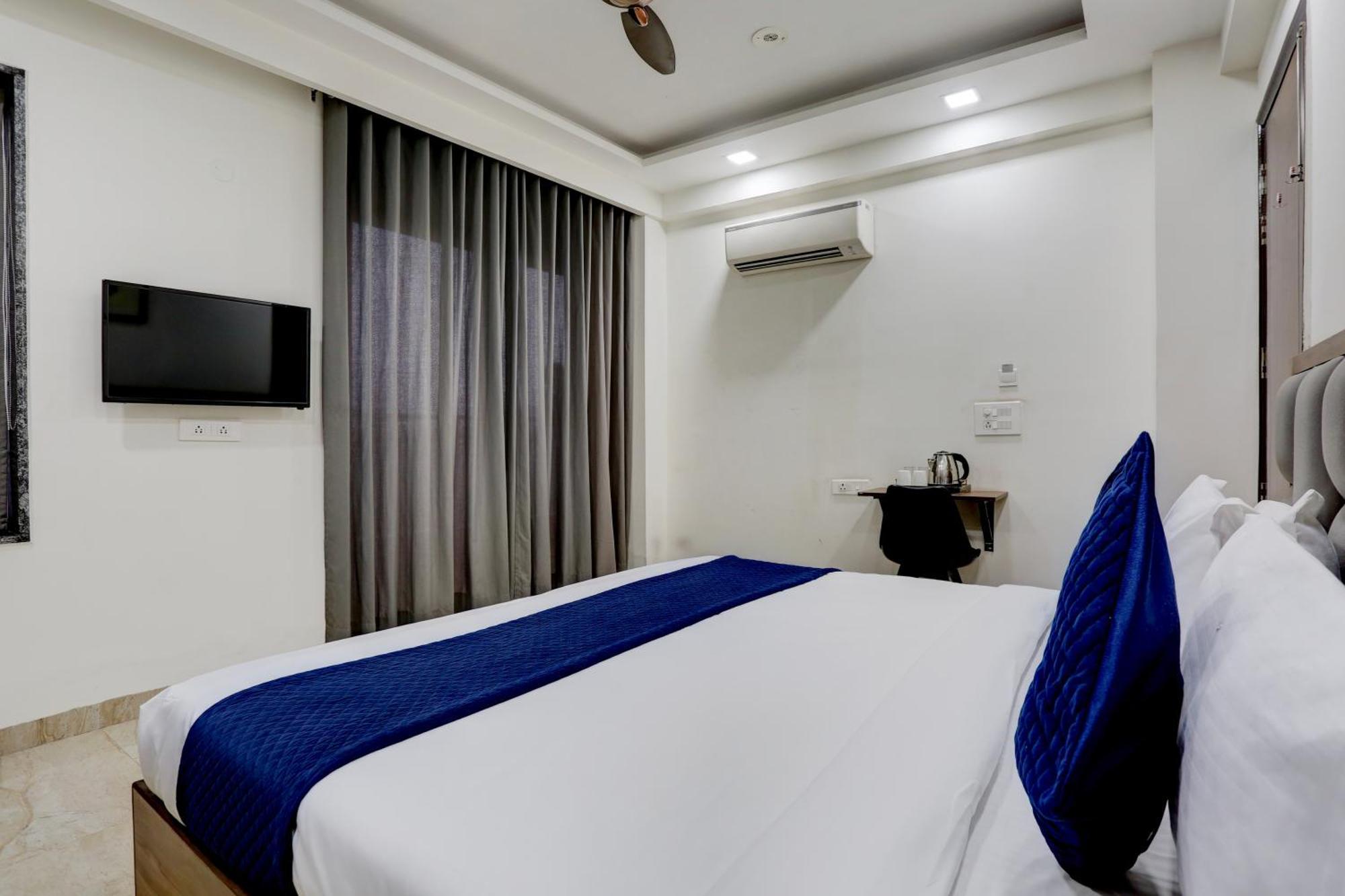 Hotel Greysky Medicity Gurgaon Dış mekan fotoğraf