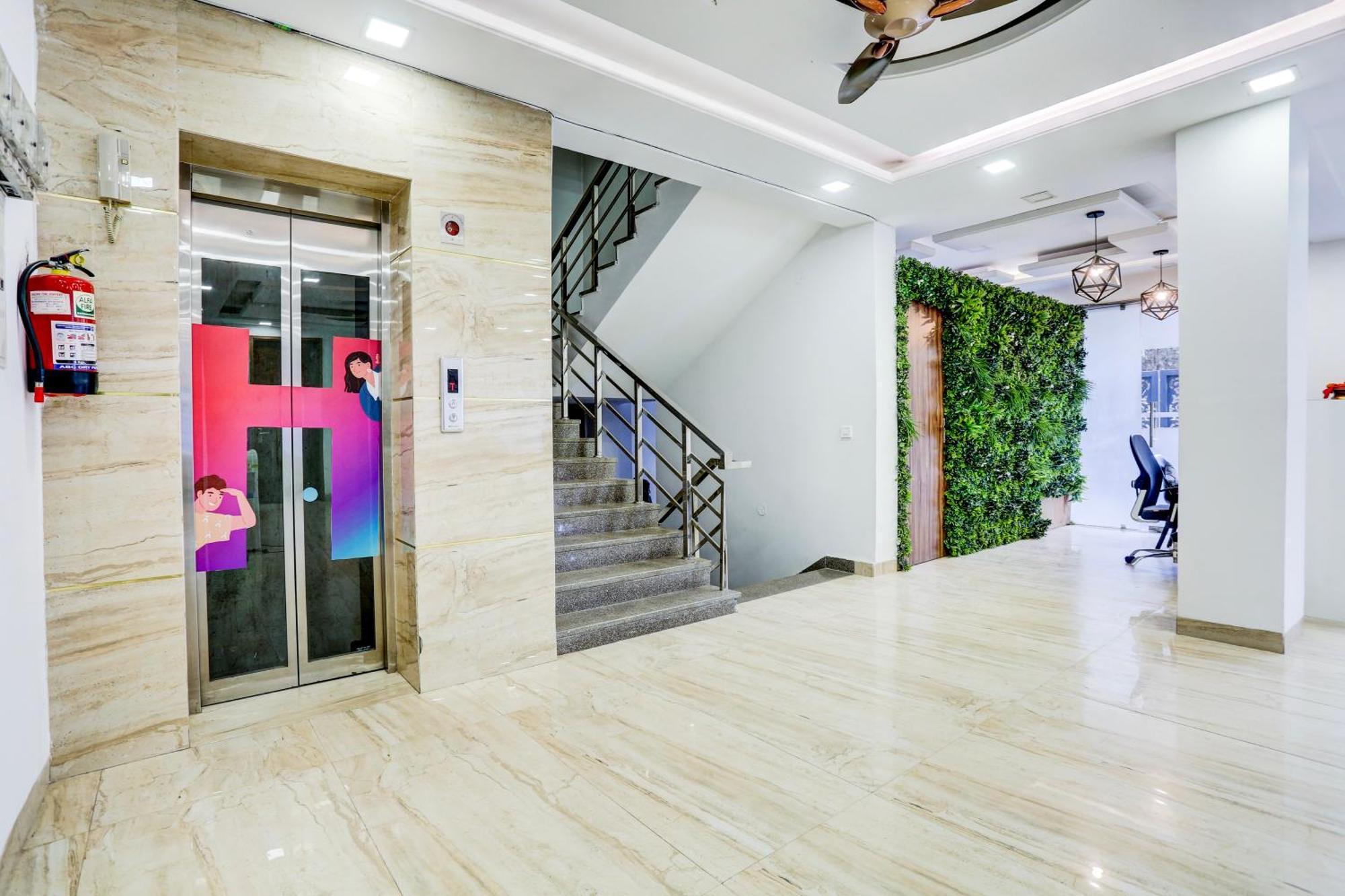Hotel Greysky Medicity Gurgaon Dış mekan fotoğraf